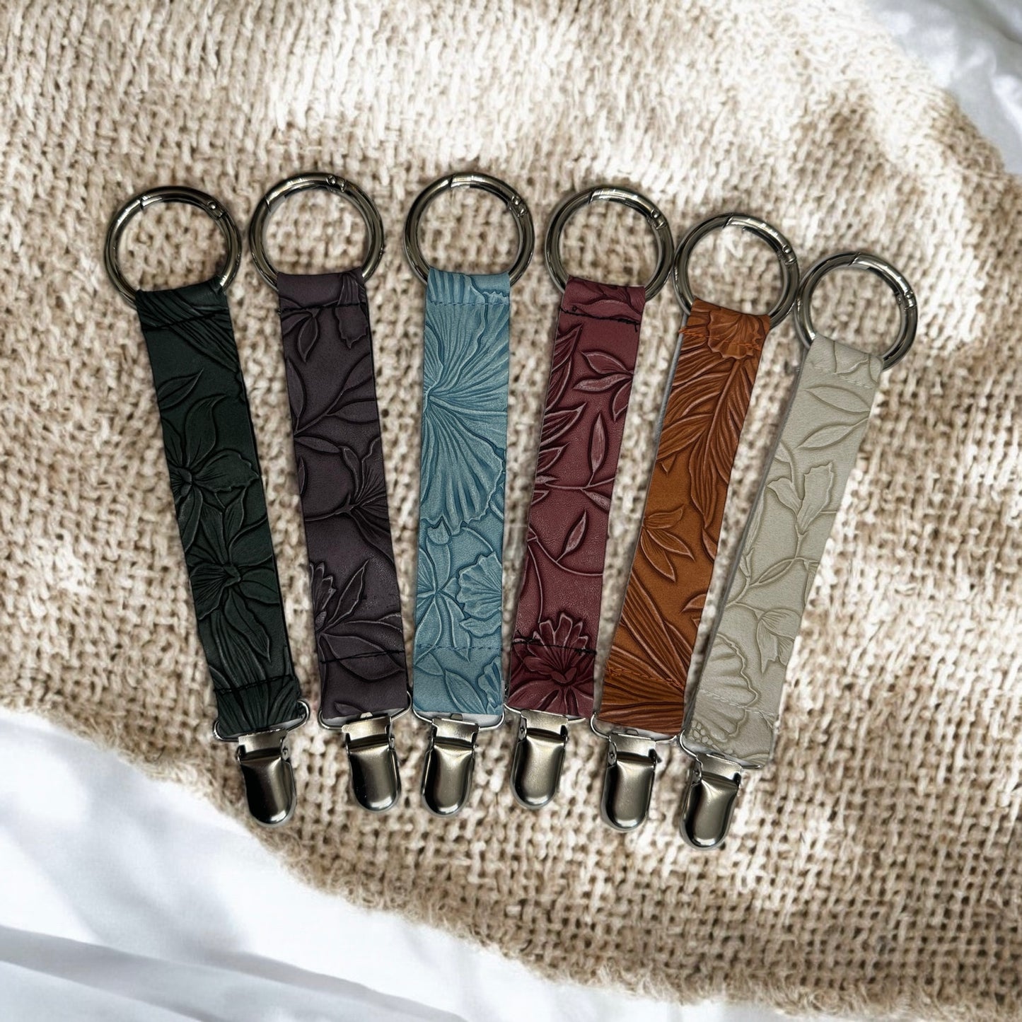 Hat Clip - ‘Ūmi’i Pāpale - Embossed Pua Collection