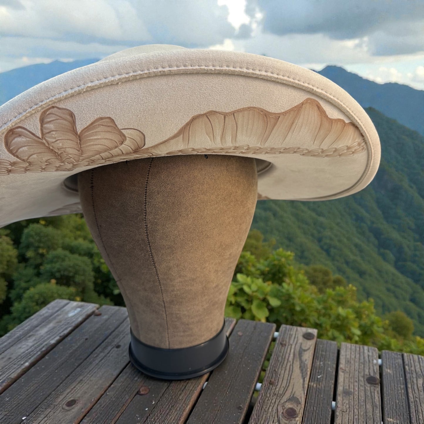 Mauka - Burned Cowboy Style Suede Hat